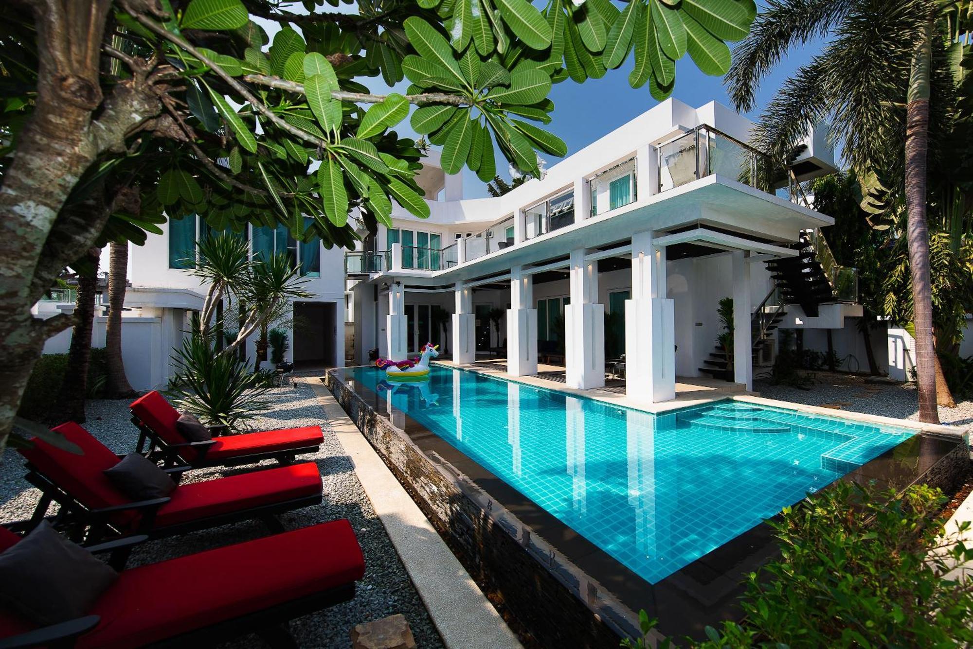 Villas In Pattaya Jomtien Beach Exterior photo